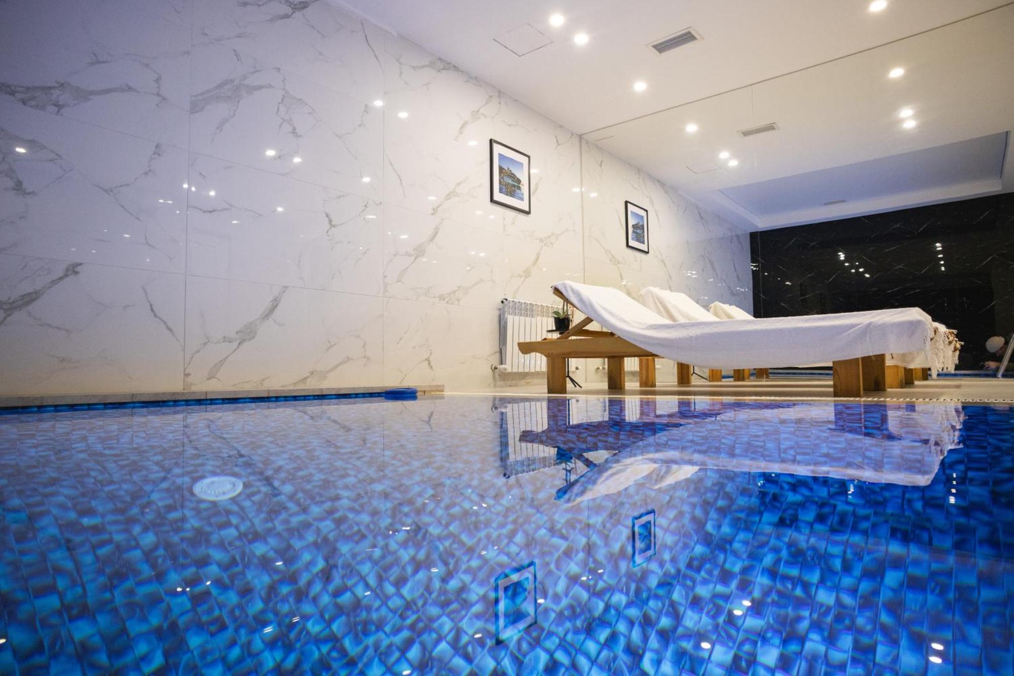 Resident Hotel Kazybek Bi Almati Kültér fotó