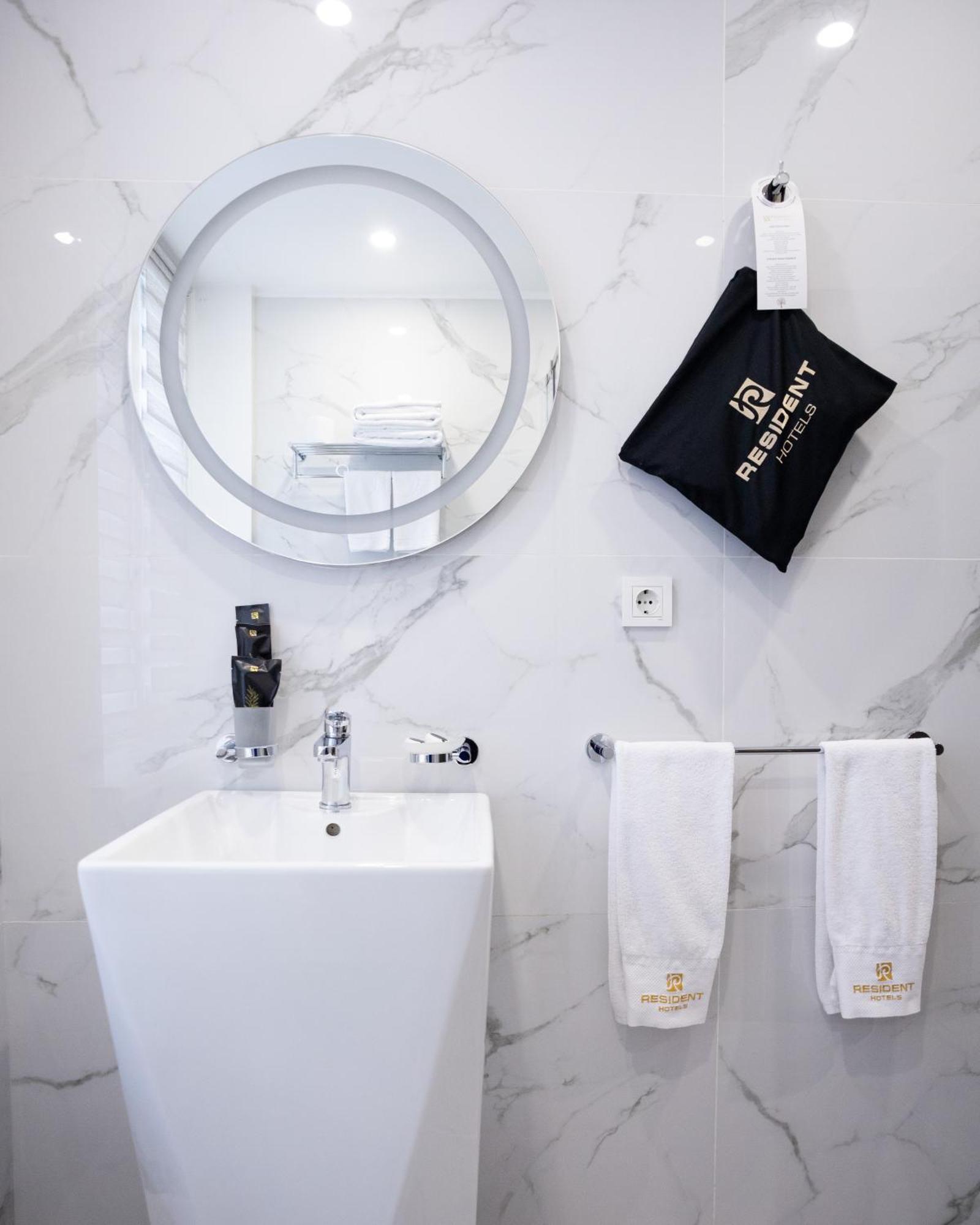 Resident Hotel Kazybek Bi Almati Kültér fotó